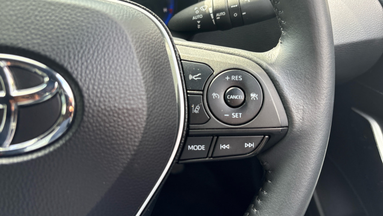 Toyota Corolla 2.0 VVT-i Hybrid Design 5dr CVT Hybrid Hatchback